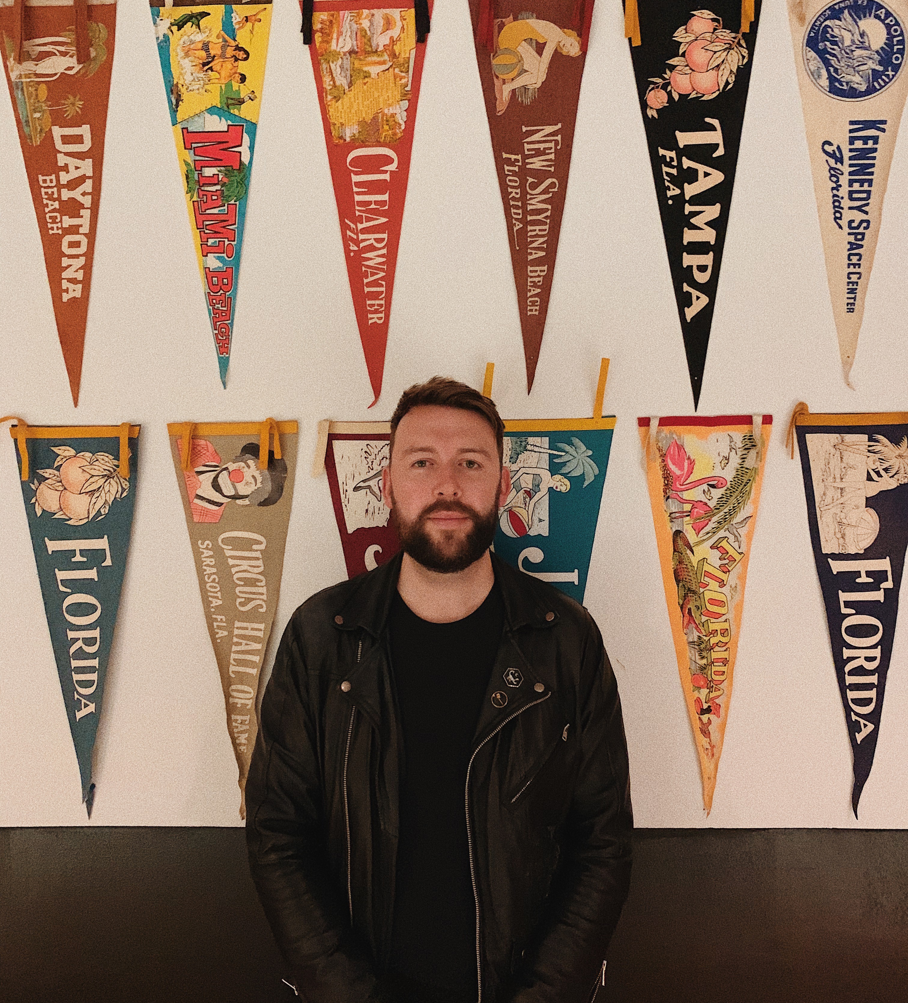 Meet the Artist @lloydstratton