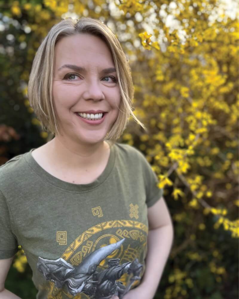 Meet the Artist @monikamitkuteart